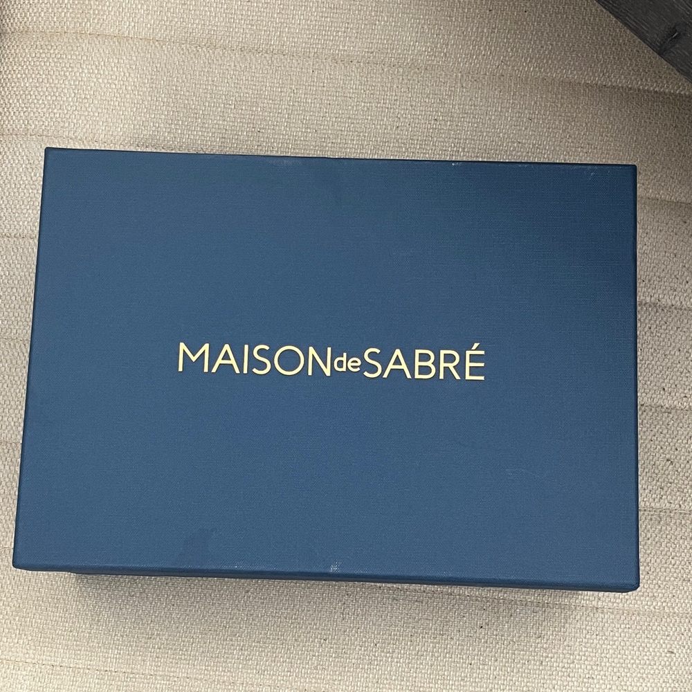 Maison de Sabré Black Messenger Bag - Picture 7 of 10